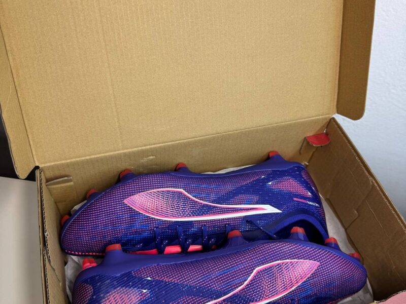 Buty piłkarskie Puma Ultra 5 Pro FG/AG 107685 01